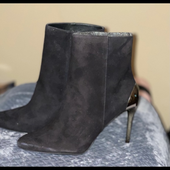Suede boots w/Metallic heel $25 each BLACK ONLY - Picture 4 of 5